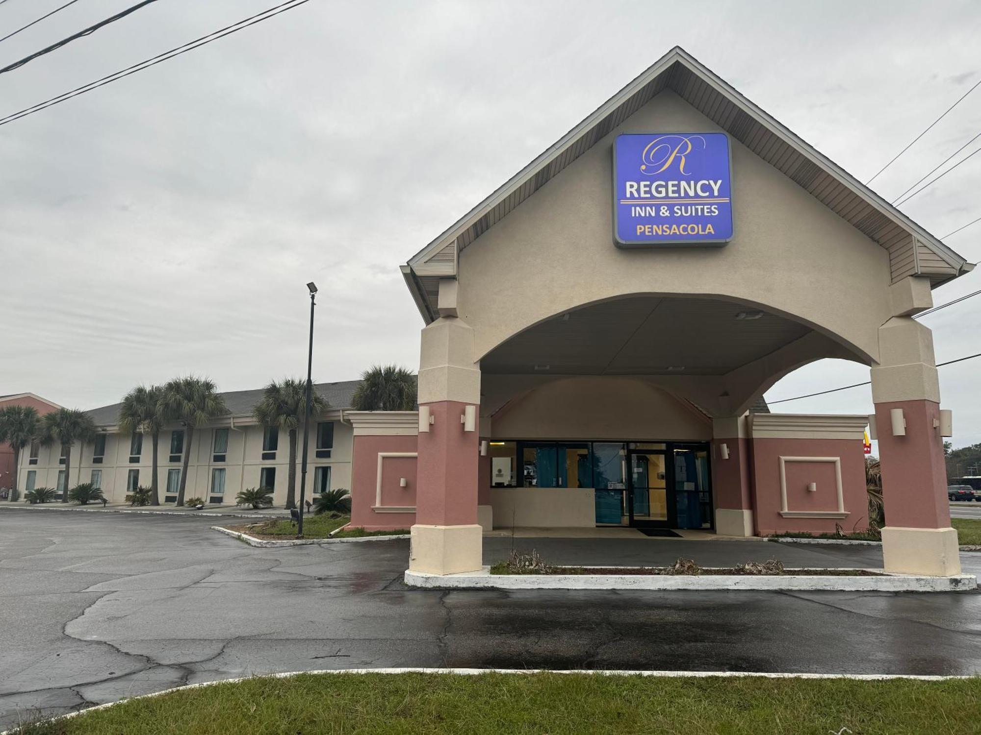 Regency Inn & Suites Pensacola Esterno foto